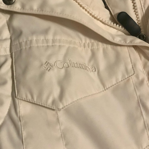 COLUMBIA DOWN AND FEATHER VEST - Picture 3 of 8